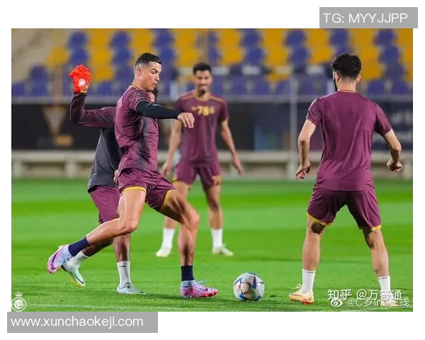 明星运动员在篮球与足球领域的精彩表现与背后故事揭秘